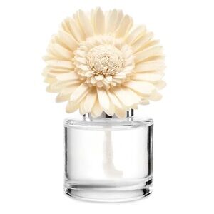 Floral Diffuser with Cream Flower